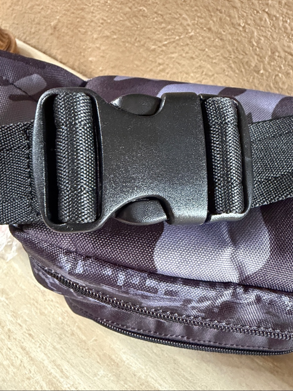 Diesel waist bag . Adjustable . Dbl compartment Navy Camo. NEW with tags - Picture 9 of 9